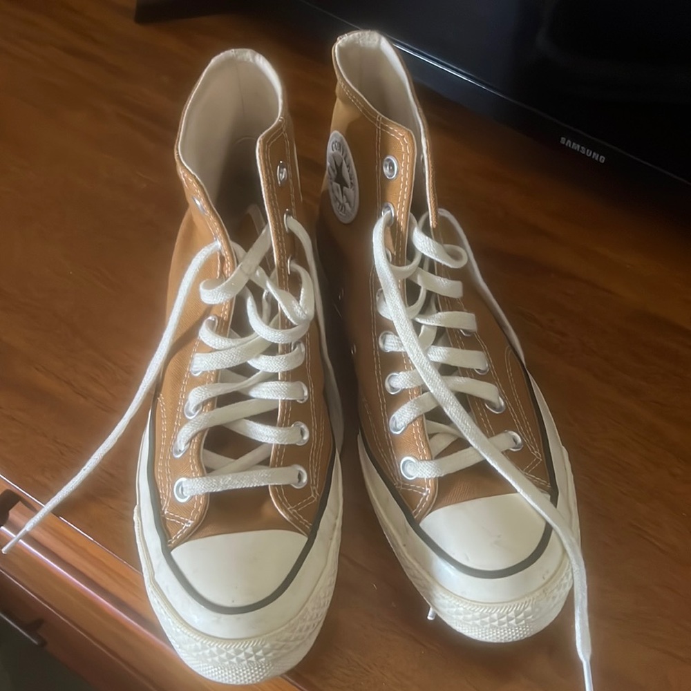 Mustard converse